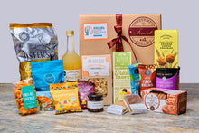 Load image into Gallery viewer, OSCAR&#39;s Family Sharing Hamper
